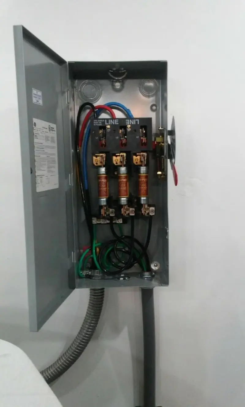 Three-phase disconnect switch installed for Electrical Wiring & Rewiring in Meriden